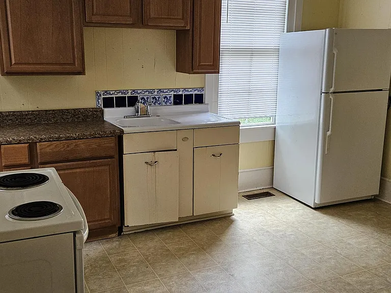 304 Green St NE #B — Photo 10