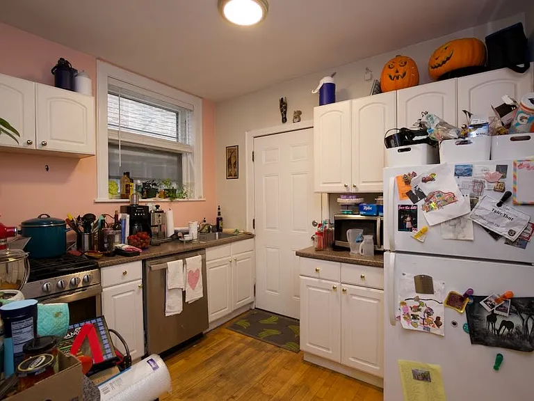 2131 W Giddings St #B3 — Photo 2