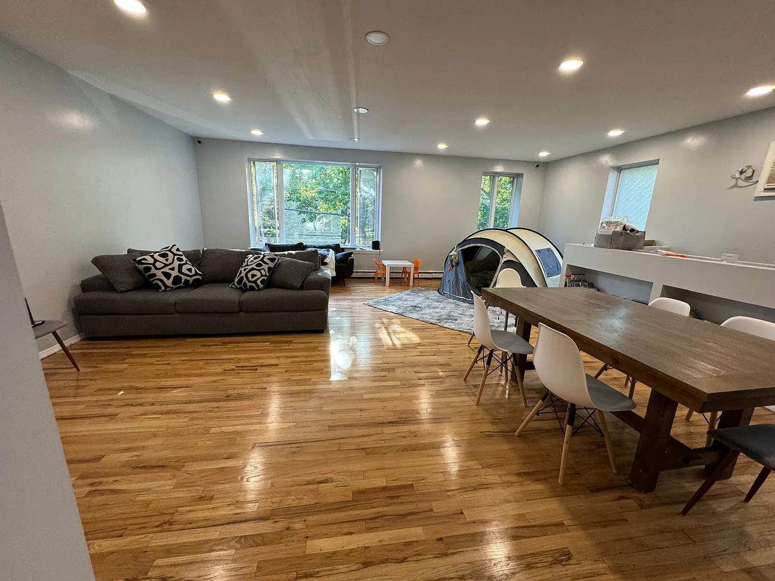 2516 Hubbard Street — Photo 2