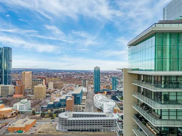 1122 NE 3rd St SE #4002, Calgary, AB T2G 1H7