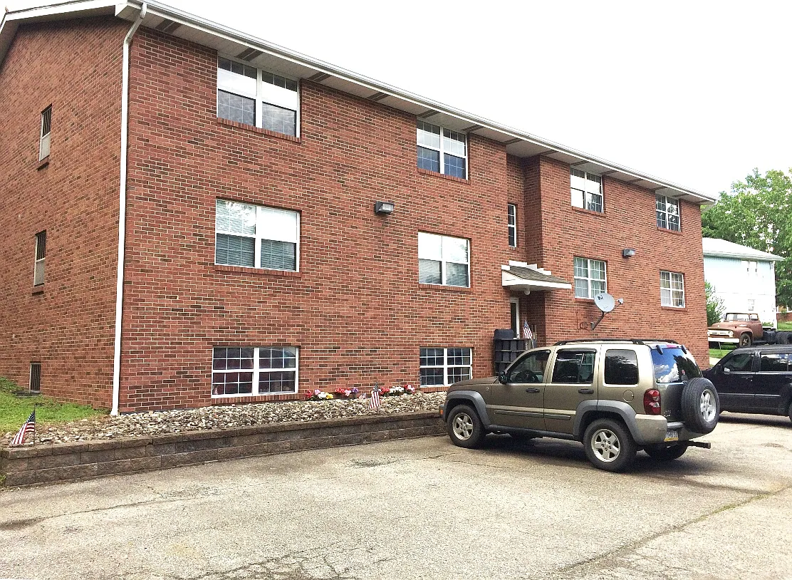 Building Photo - 225 Hillview Ln #203