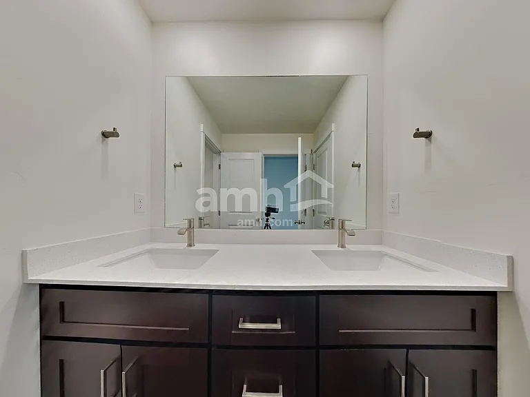 1453 N Alderleaf Ave — Photo 15