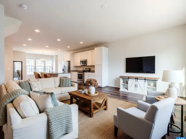 236 Willowshire Ct, Waynesboro, VA 22980