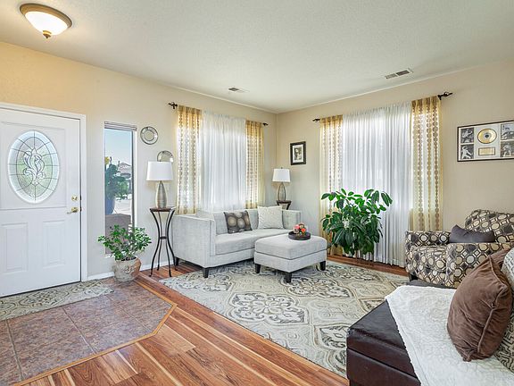 3rd image of 5801 Mesa Sombra Pl NW
