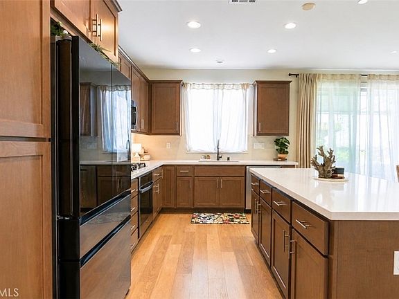 5th image of 1104 Sunridge Dr