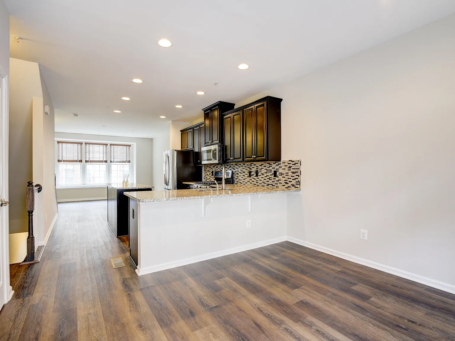 3 bed, 1748 sqft, $2,999 — Photo 4