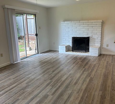 4th image of 144 Dolores Dr #144