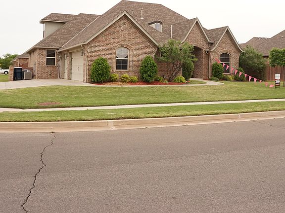 5th image of 1521 SW 134th Ter