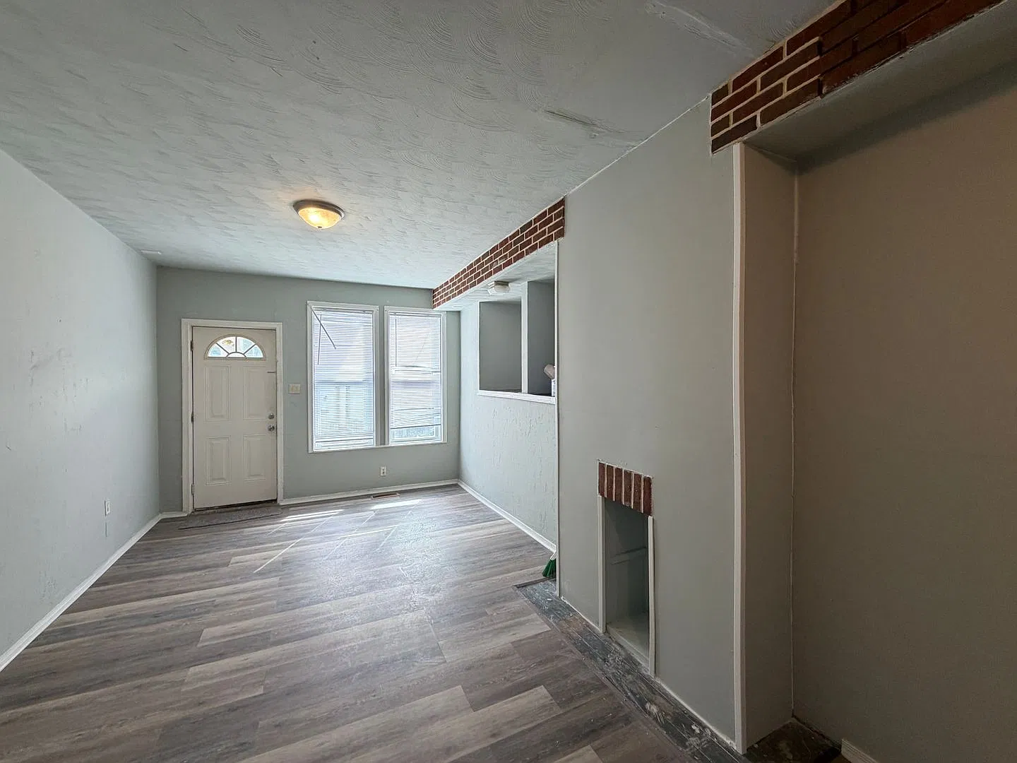 2 Bedroom in West York — Photo 4