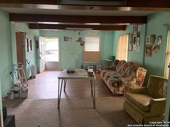 3rd image of 136 W Dickson Ave