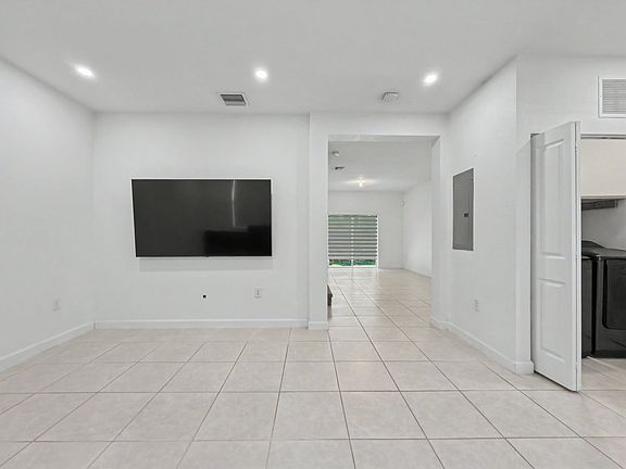 3rd image of 2644 SE 15th Ct