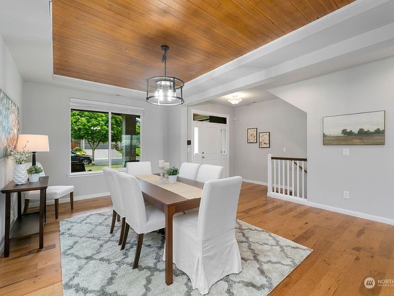 5th image of 826 77th Drive SE
