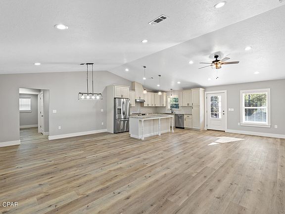 5th image of 1703 Dandelion Dr