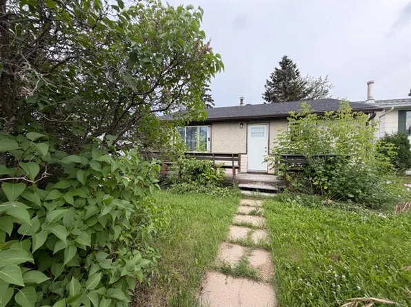 10408 E 96th St, Grande Prairie, AB T8V 1Z9