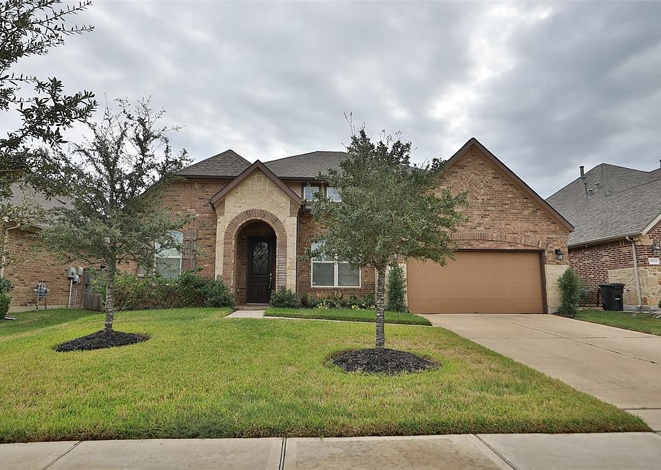 1st image of 15719 Jacobs Creek Dr