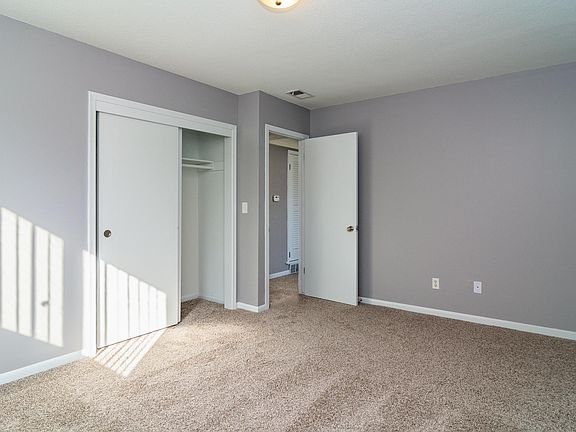 3rd image of 1706 S Thomas Dr #6