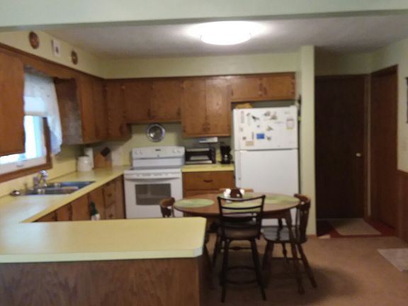 3rd image of 322 N Cherry St