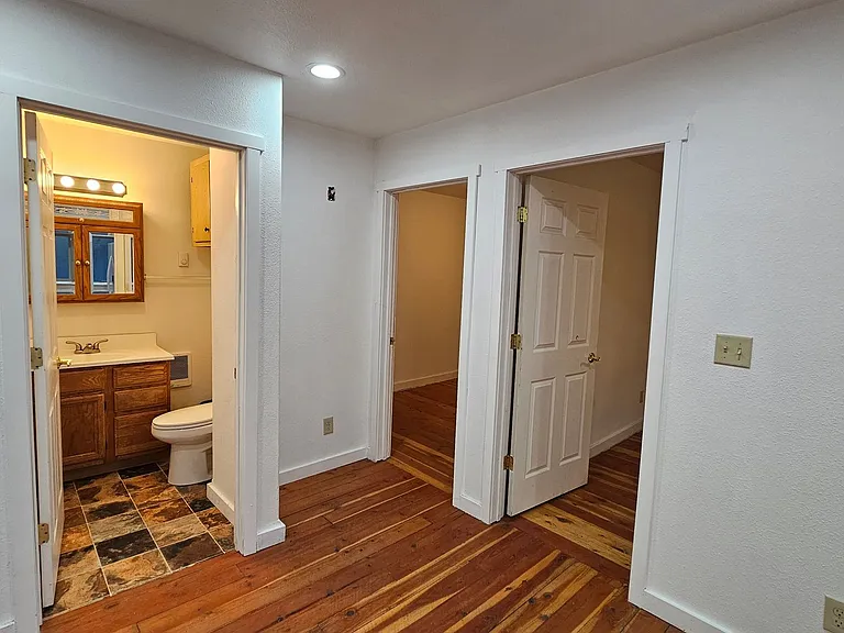 400 Railroad Ave — Photo 31