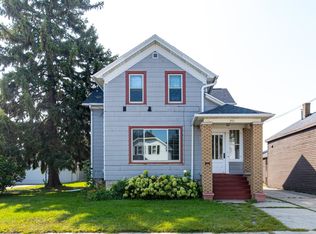 751 W 5th Ave, Oshkosh, WI 54902