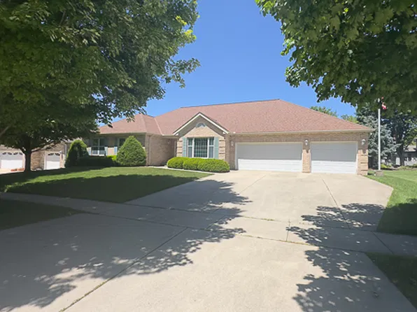 3316 Monticello Rd, Bloomington, IL 61704