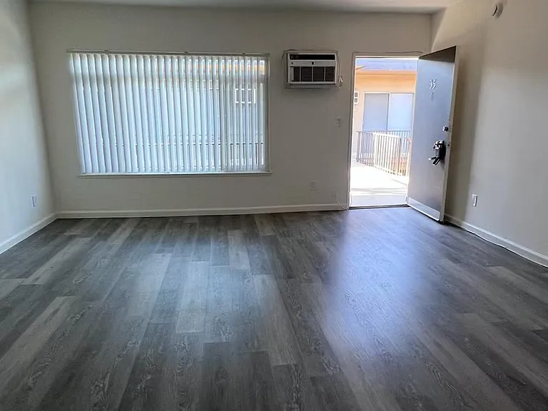 6245 Kester Ave — Photo 5