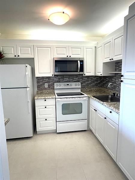 1st image of 114 Valencia E