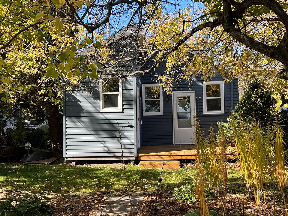 2221 Middleton Beach Rd