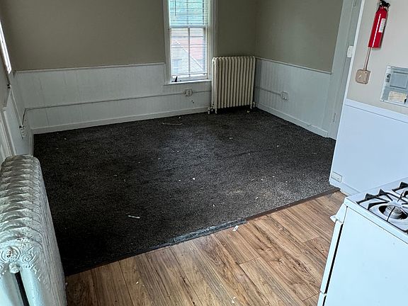 5th image of 223 Bates Ave APT 1