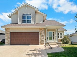 385 Rosslare St, Marion, IA 52302