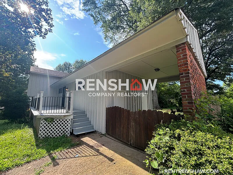 3 bed, 2.0 bath, 1441 sqft, $1,375 — Photo 2