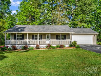 77 Simmons Dr, East Flat Rock, NC, 28726