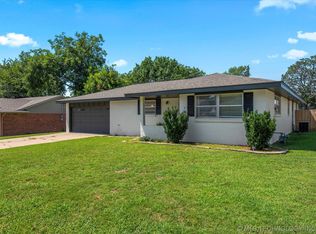 817 Crown Dr, Bartlesville, OK 74006