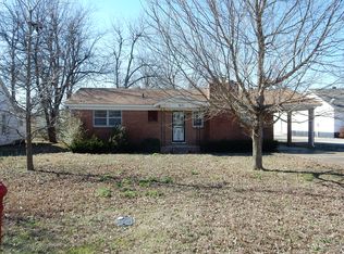915 Swan Lake Dr, Hayti, MO 63851