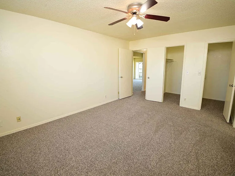 1514 E 73rd Pl — Photo 11