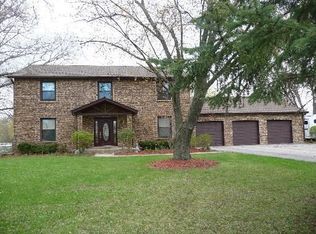 6N583 Palomino Dr, St Charles, IL