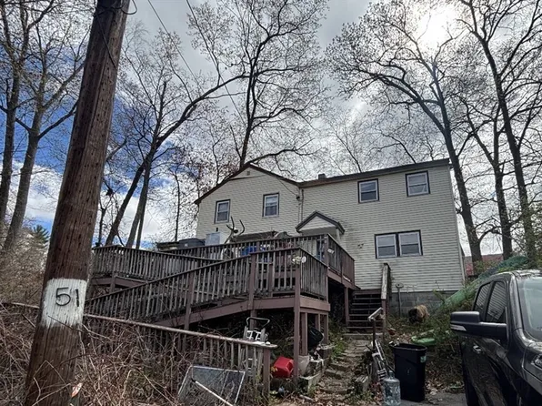 51 1st St, Dracut, MA 01826