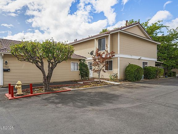 2nd image of 1064 Bradley Sq