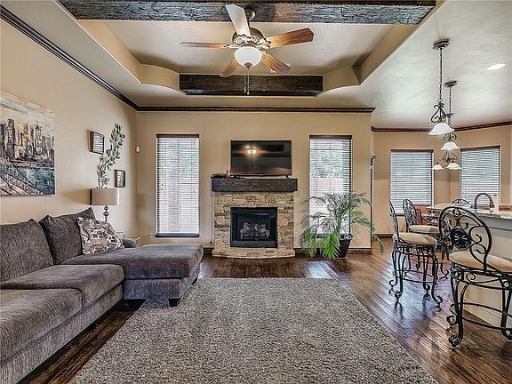5th image of 2133 Sycamore Creek Ave