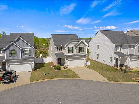 3rd image of 22 Corsica Ct