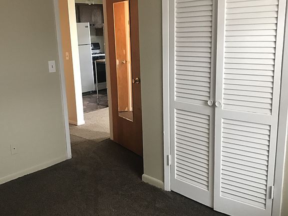 5th image of 550 Concord St APT 1