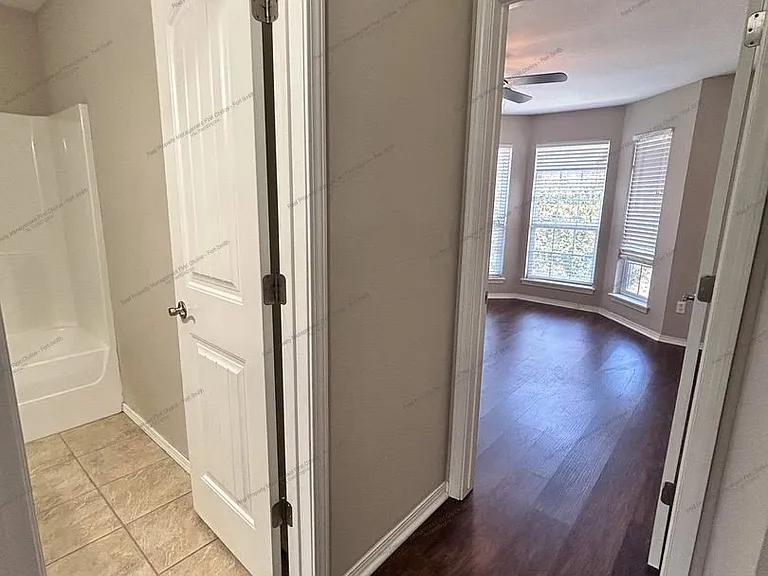 304 Bordeaux Cir — Photo 10