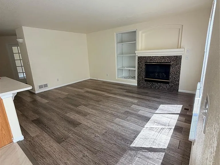 10593 Madison St — Photo 2