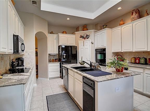 4th image of 3300 Melvin Dr