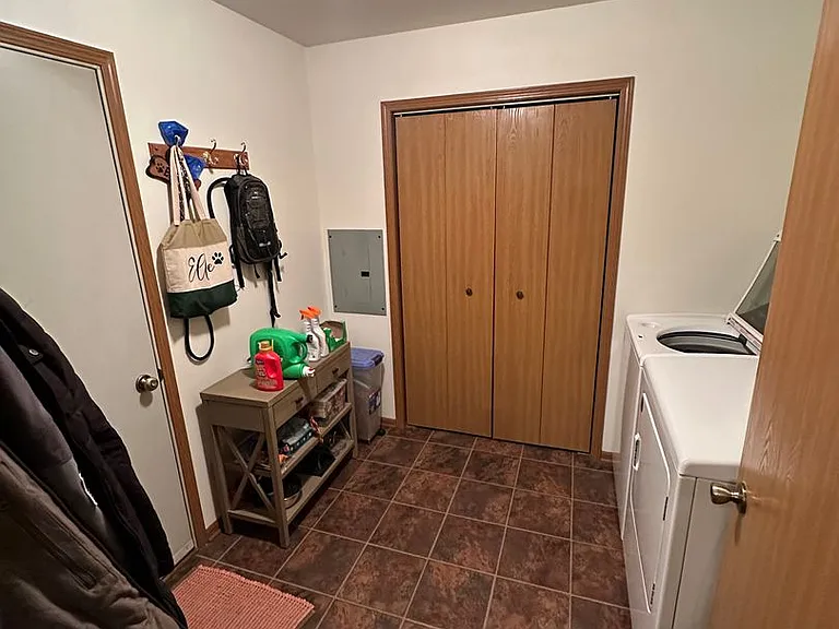 111 Sunshine Cir #2 — Photo 6