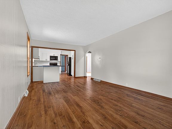 4th image of 567 1st Ave NW