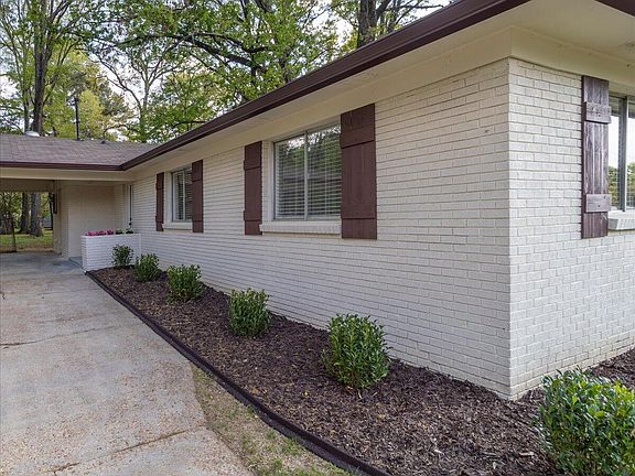 4th image of 3443 Marguerite Dr