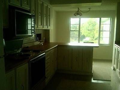 5th image of 108 N Lake Florence Dr