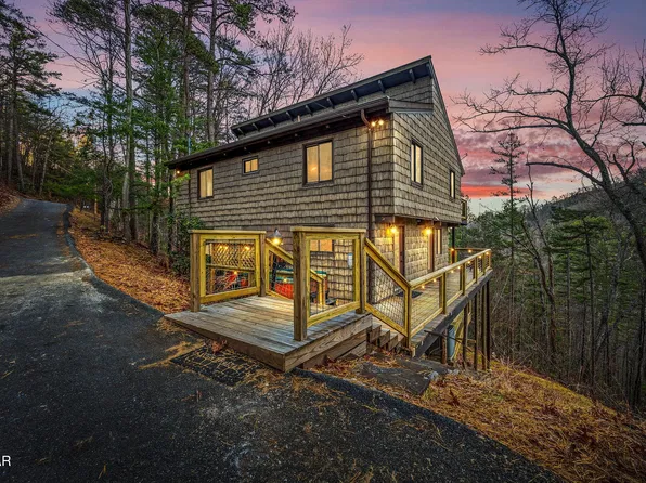 2758 Overholt Trl, Sevierville, TN 37862