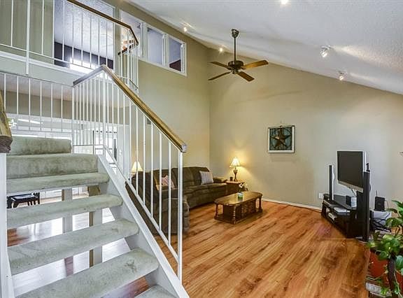 2nd image of 1117 Meriwood Dr