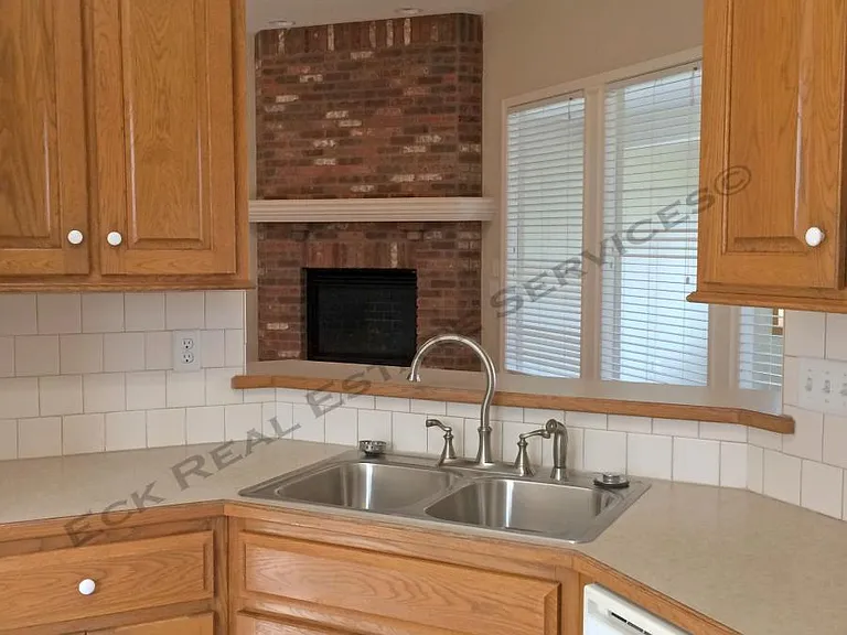 2520 Prairie Elm Dr — Photo 4